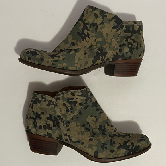 Lucky Brand Barstyn Olive Camo Booties - Picture 11 of 16